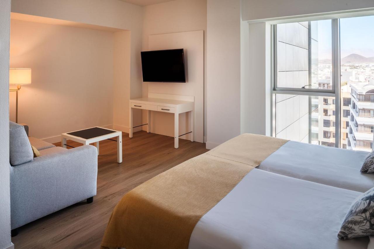 Arrecife Gran Hotel & Spa Экстерьер фото A room at the hotel